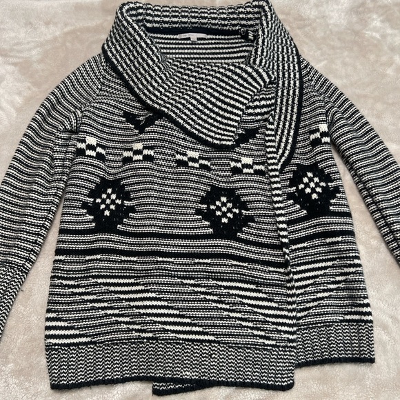 GAP Sweaters - Gap Wool-Blend Knit Open Cardigan – Tribal Print Size Small (EUC) ✨